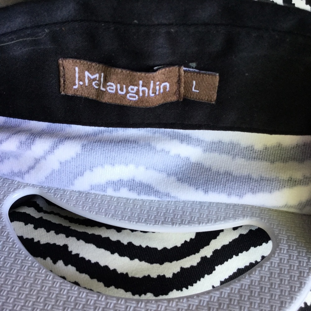 J McLaughlin Black/Cream Print Top - Picture 2 of 8